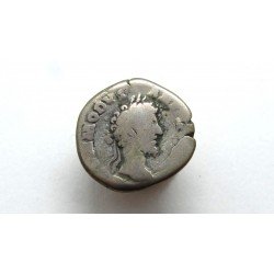 Roman Empire Denar Commodus 180 - 192