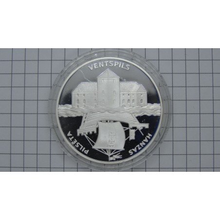 latvia-1-lats-2000